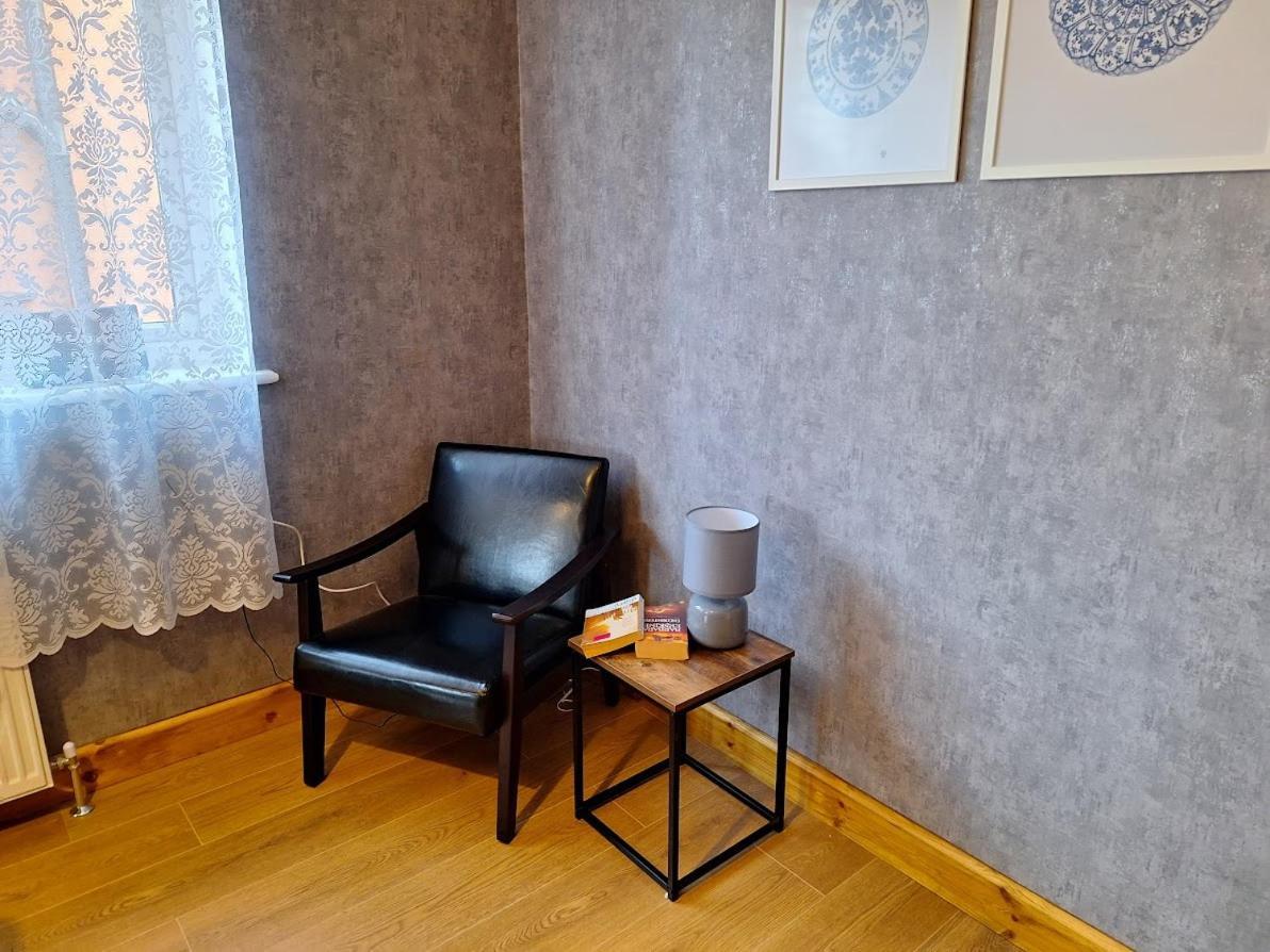 Отель Uplands Grove Bungalow Вулвергемптон Экстерьер фото